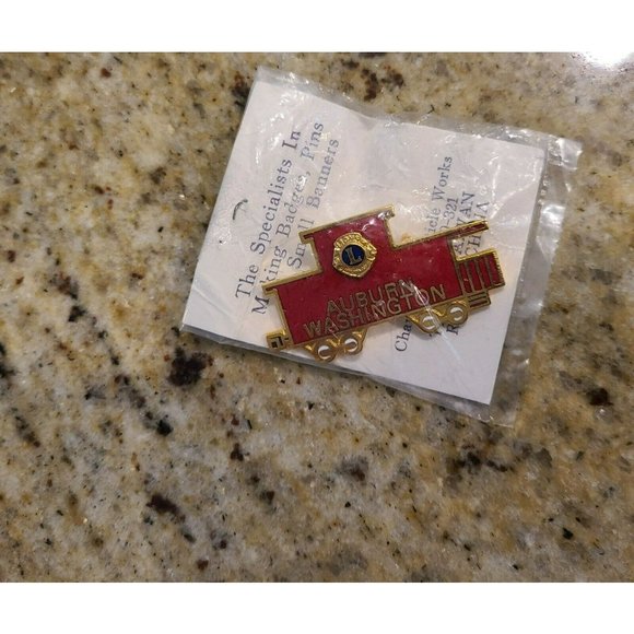 Vintage Lions Club Auburn Washington Red Train Caboose Lapel Hat Vest Pin - Picture 8 of 8